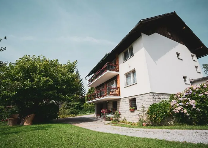 Apartmaji Retro Spodnje Gorje